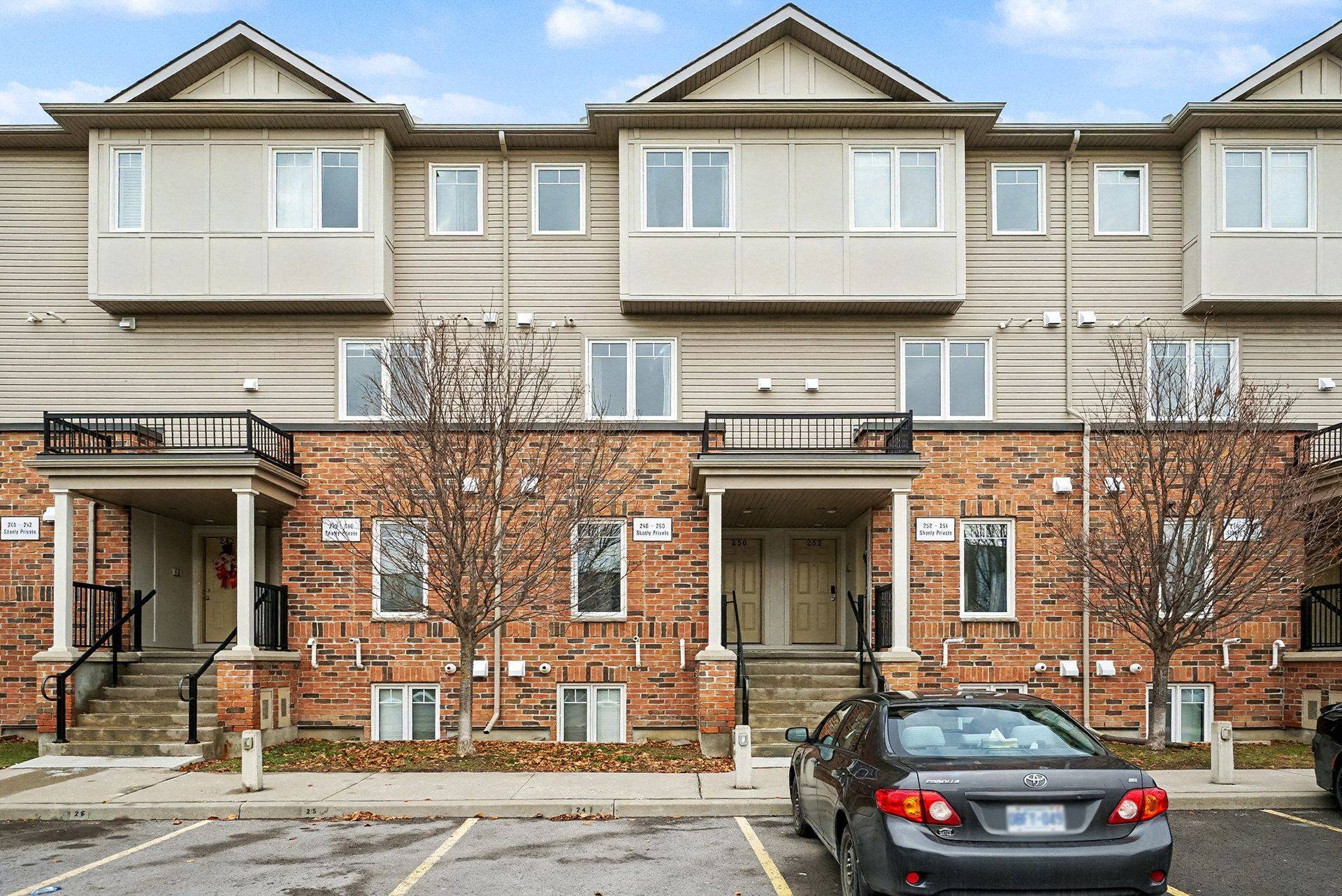 Barrhaven, ON K2J 5X6,250 Shanly Private