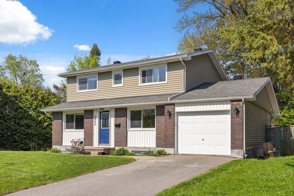 Beacon Hill North - South And Area, ON K1J 8H2,2045 Deerhurst CT