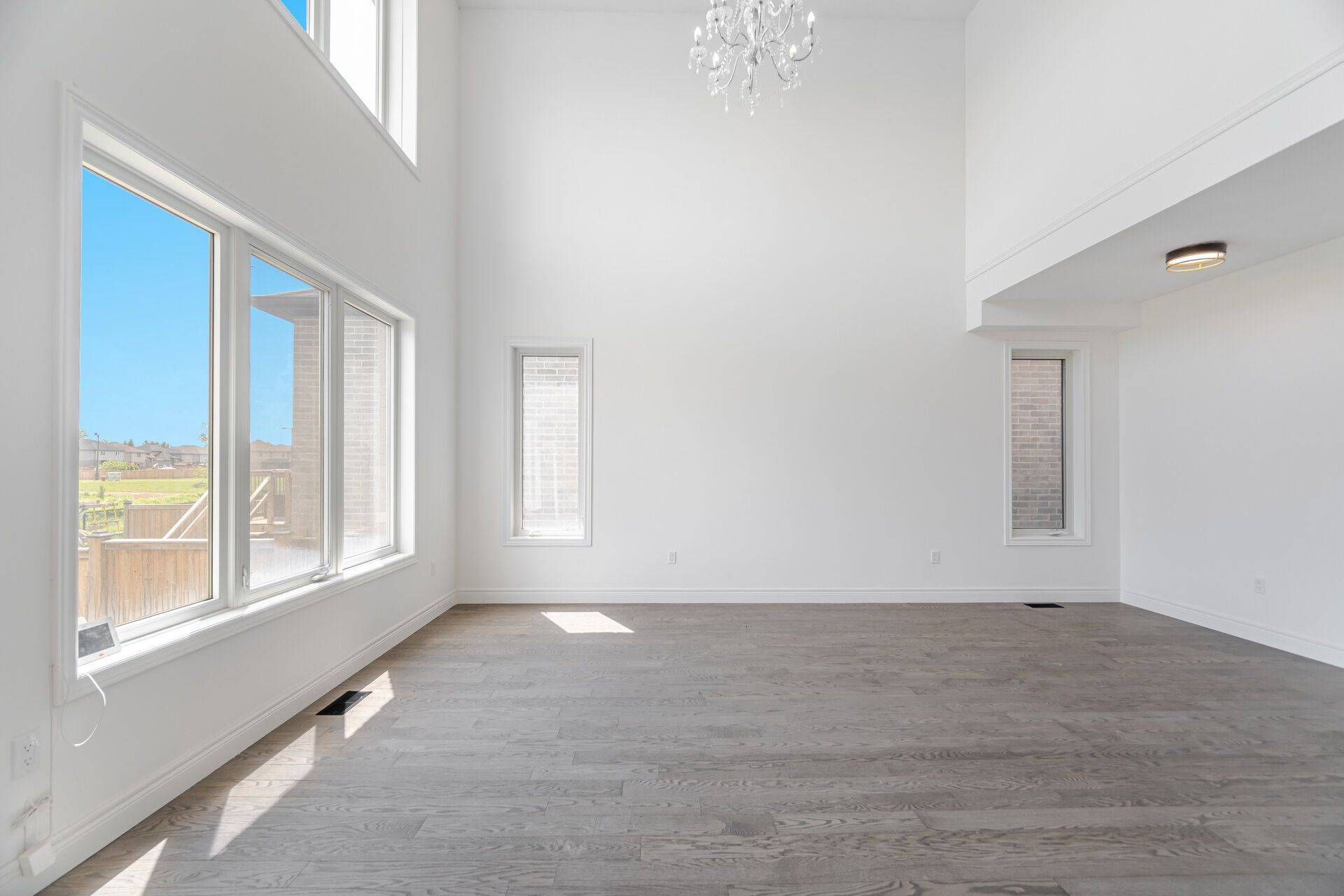 East Luther Grand Valley, ON L9W 5S4,3 STUCKEY LN