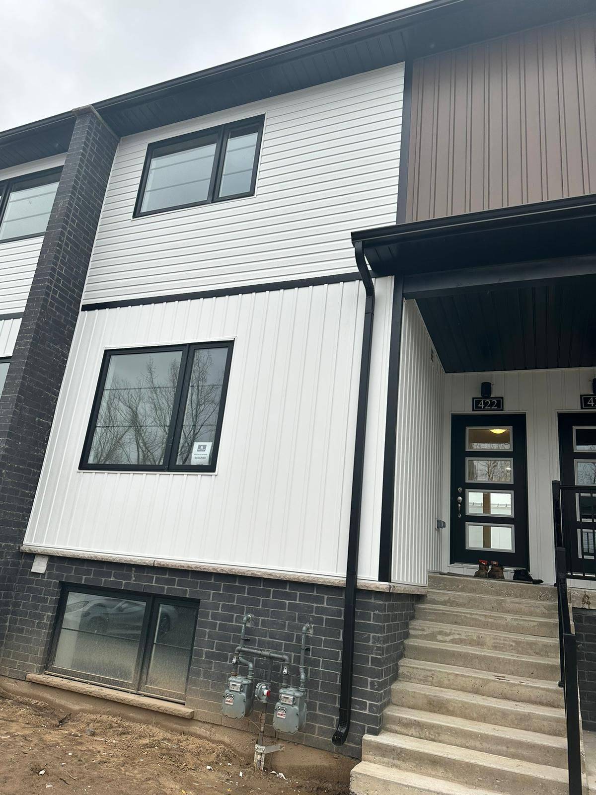 Niagara Falls, ON L2E 4N2,4263 FOURTH AVE #422