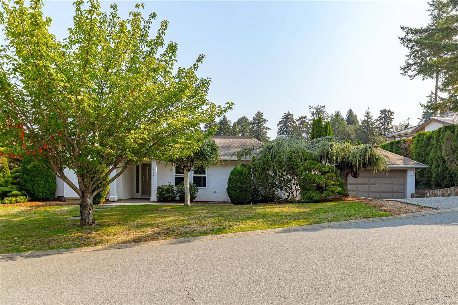 Saanich, BC V8X 5E3,1096 Valewood Trail
