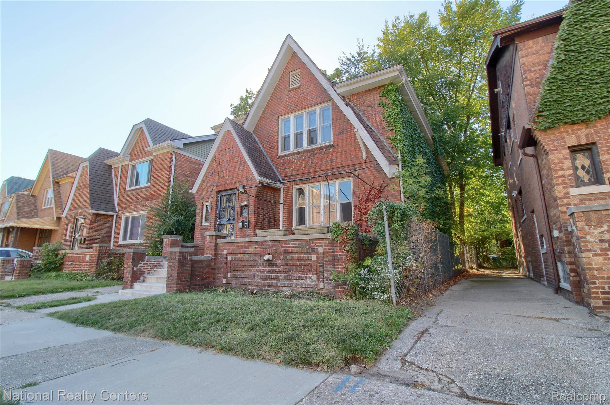 Detroit, MI 48221,17331 Quincy ST