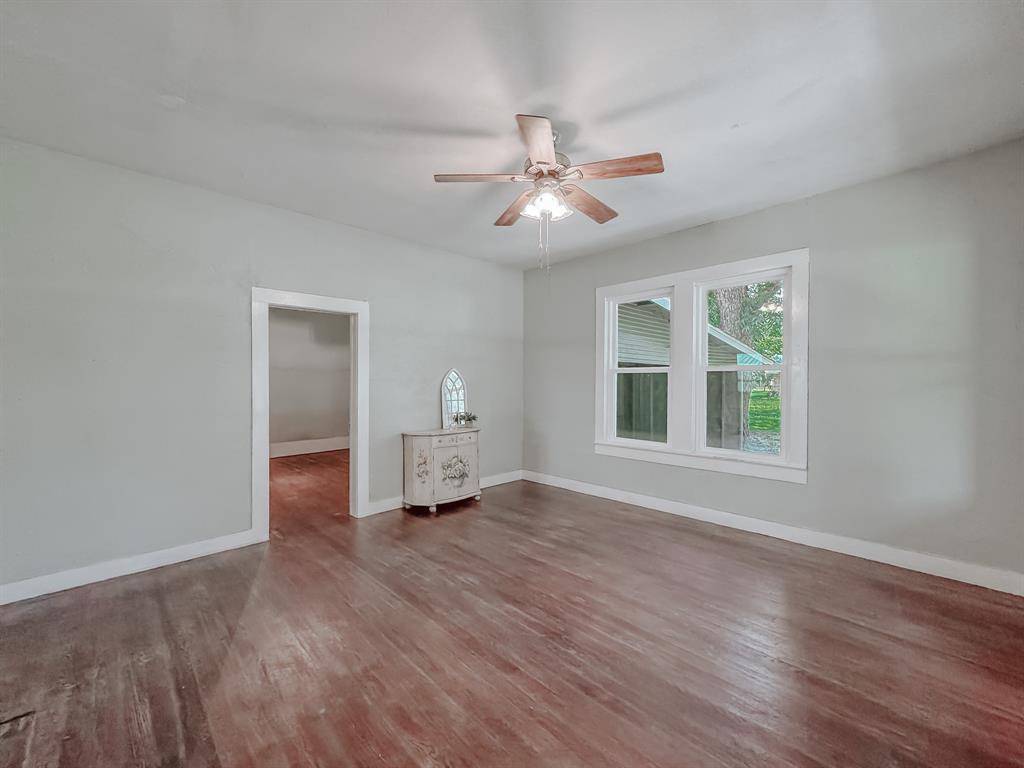 Kerens, TX 75144,408 S Throckmorton Avenue