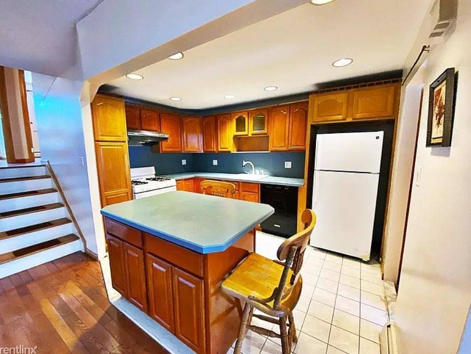 Brooklyn, NY 11214,72 Bay 35th ST