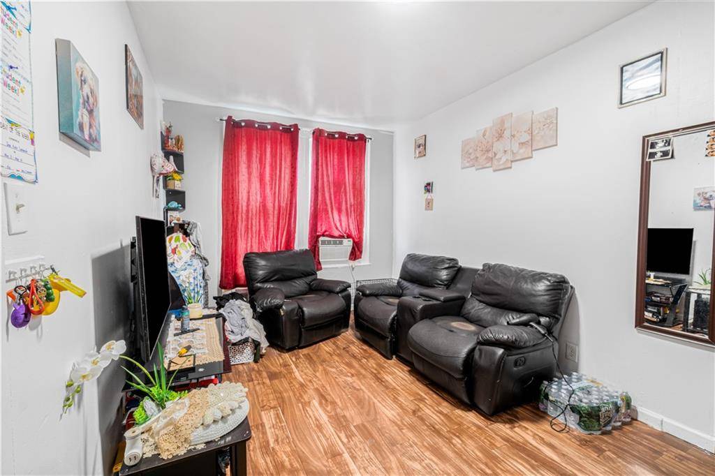 Brooklyn, NY 11235,142 Neptune AVE