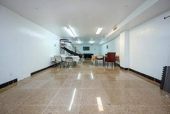 Brooklyn, NY 11220,462 52nd ST #C2