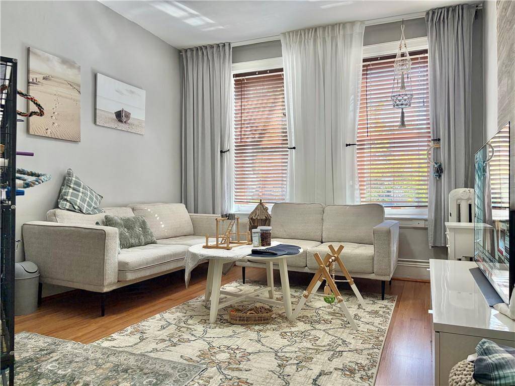 Brooklyn, NY 11223,290 Kings HWY