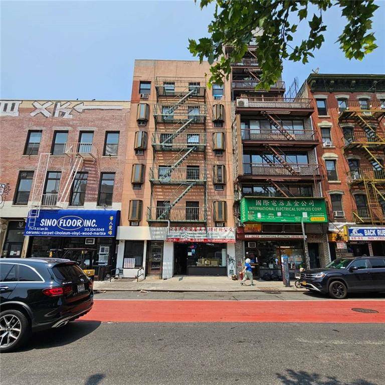 New York, NY 10002,75 Allen ST