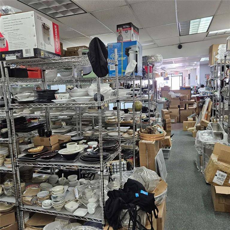 New York, NY 10002,75 Allen ST