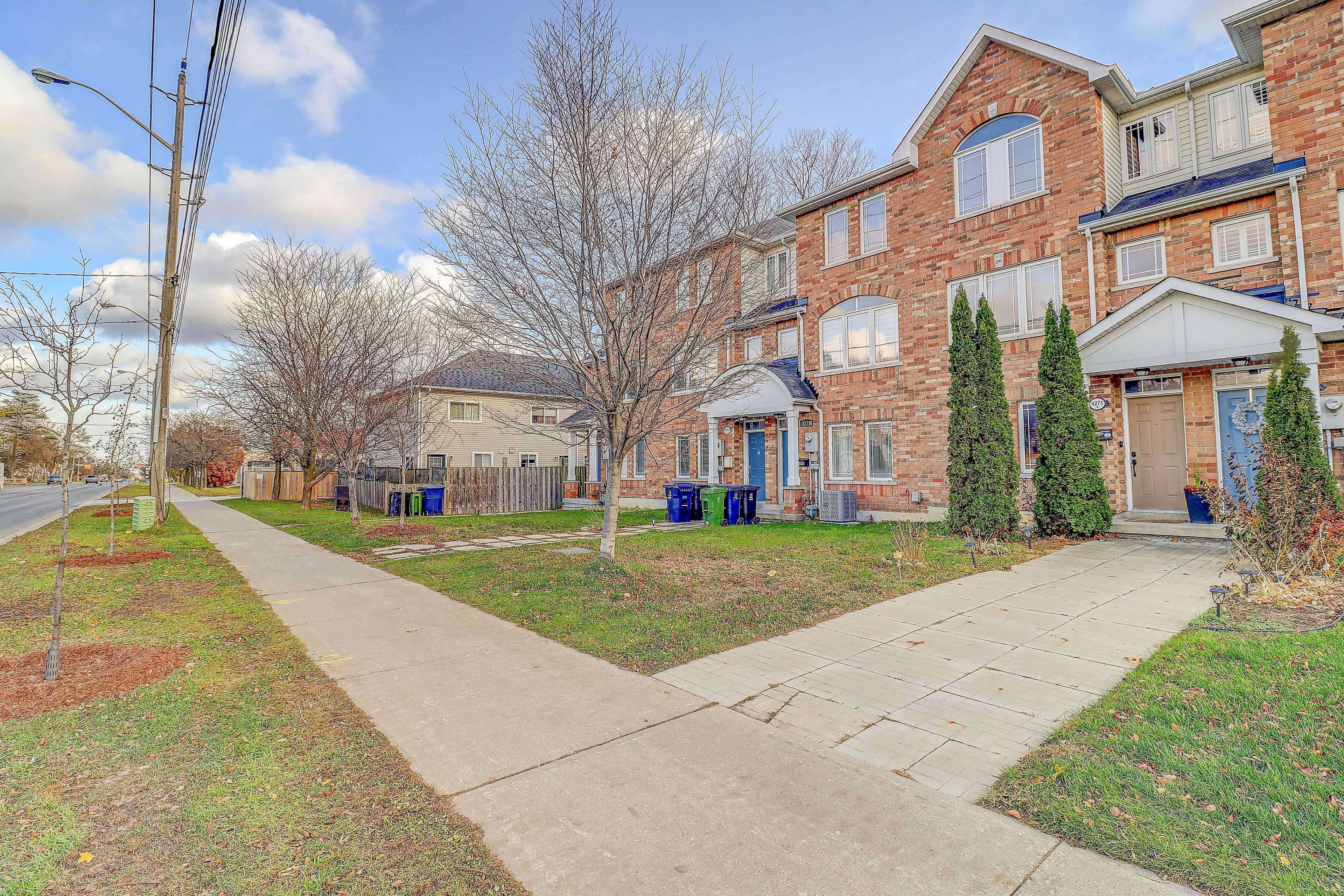 Toronto E10, ON M1E 2S8,4271A Lawrence AVE E