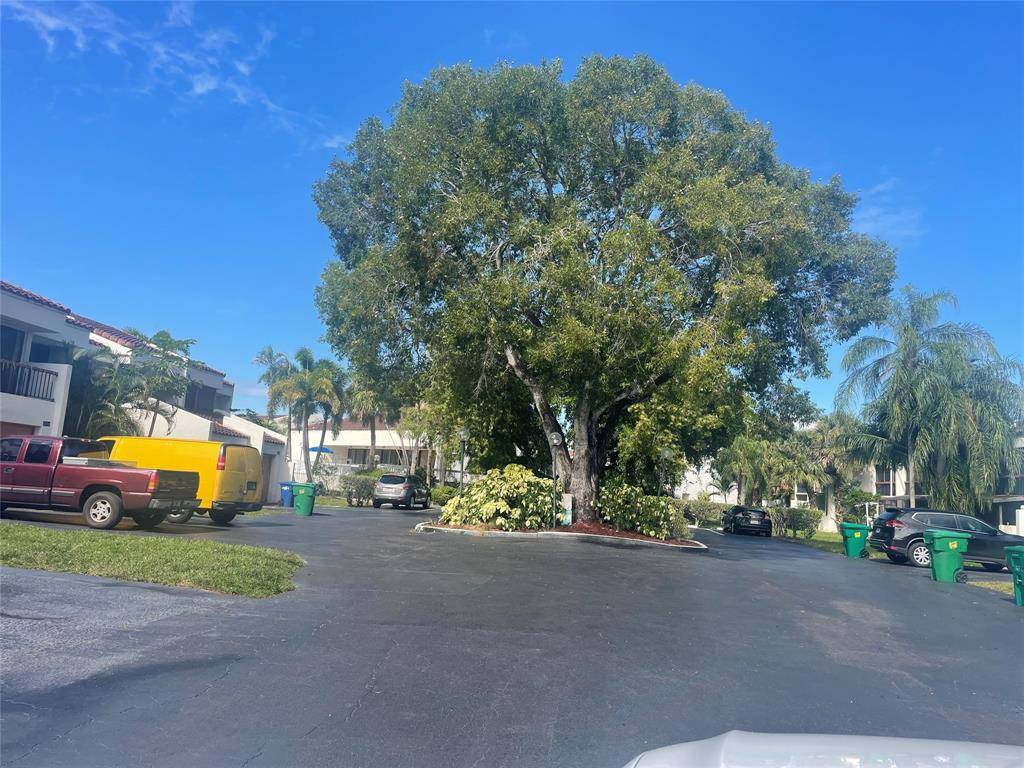 Fort Lauderdale, FL 33319,6548 Racquet Club Dr