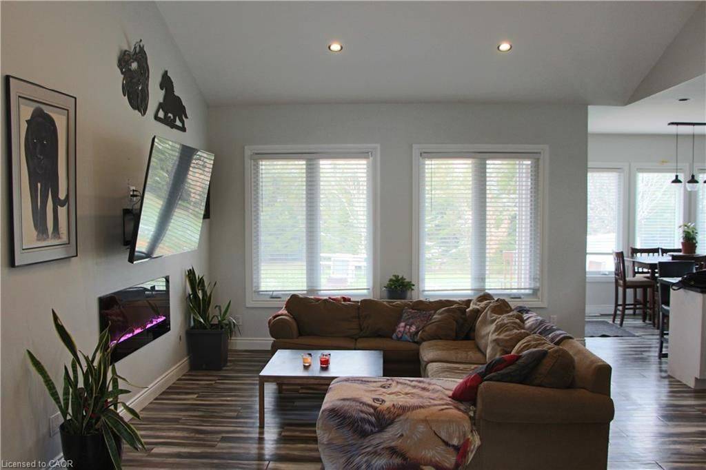 Bluewater, ON N0M 2R0,38812 Vienna ST