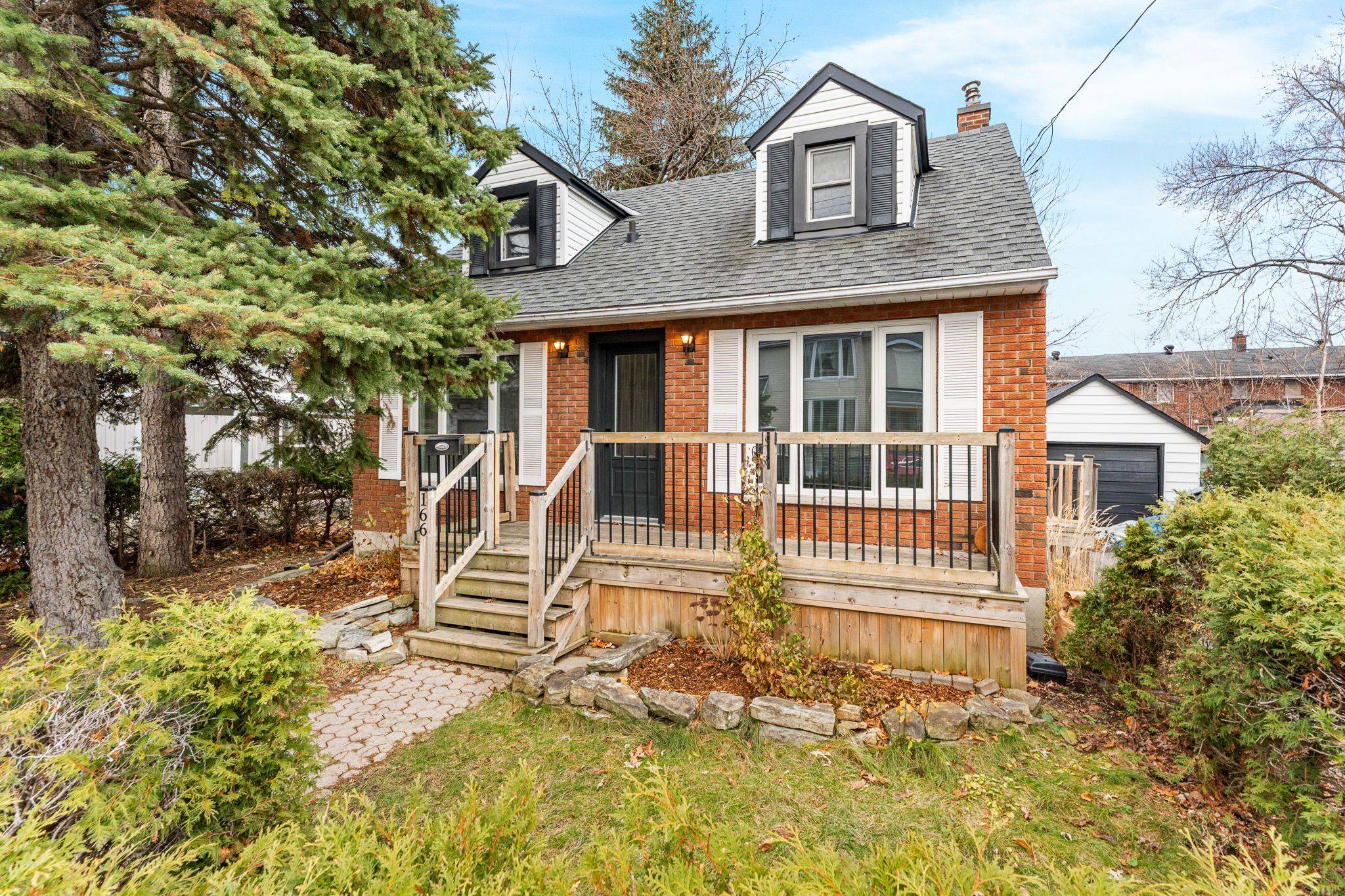 Overbrook - Castleheights And Area, ON K1K 2A1,166 Prince Albert ST