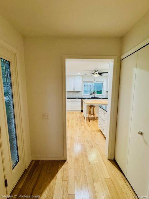 West Bloomfield, MI 48322,5720 Beauchamp