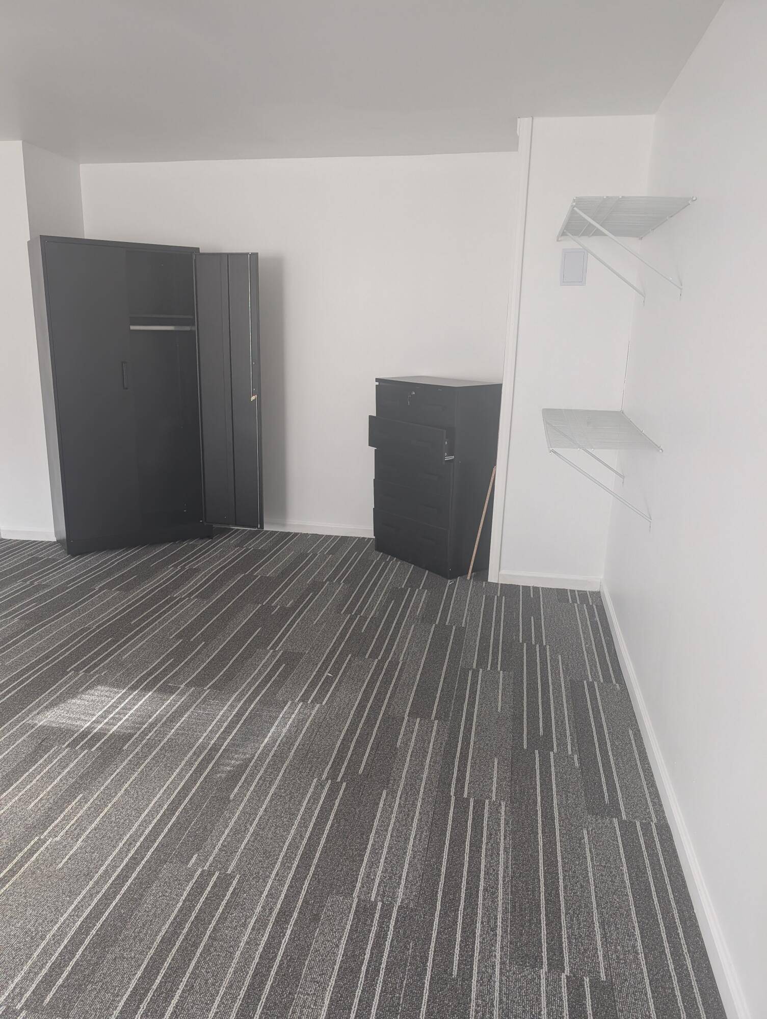 Inkster, MI 48141,25911 michigan AVE #103