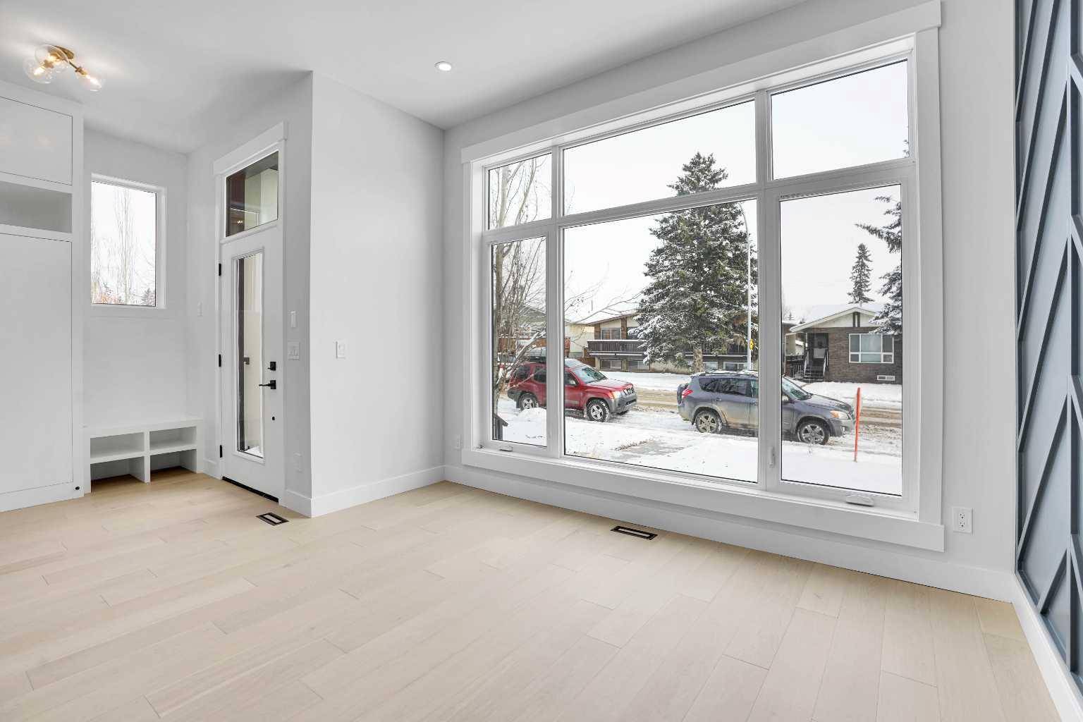 Calgary, AB T3E2K7,2823 29 ST SW