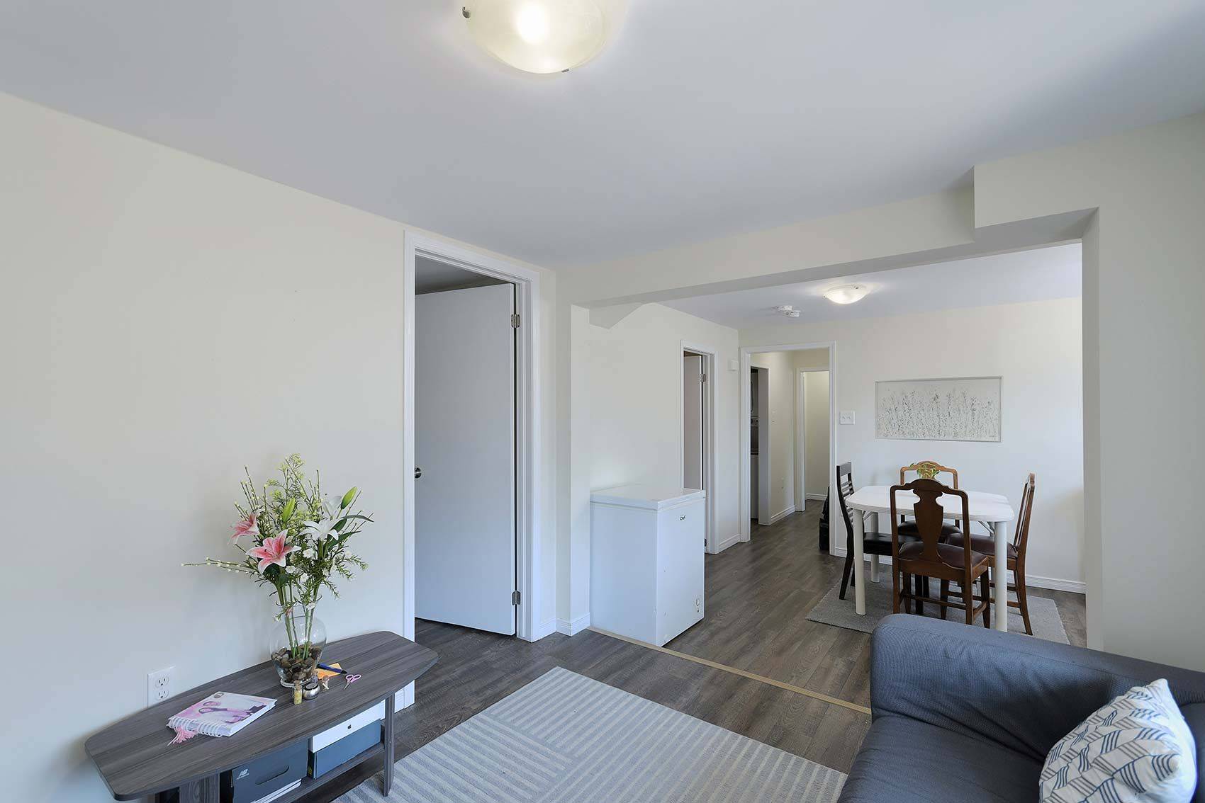 Barrie, ON L4M 2X6,2 Roslyn RD