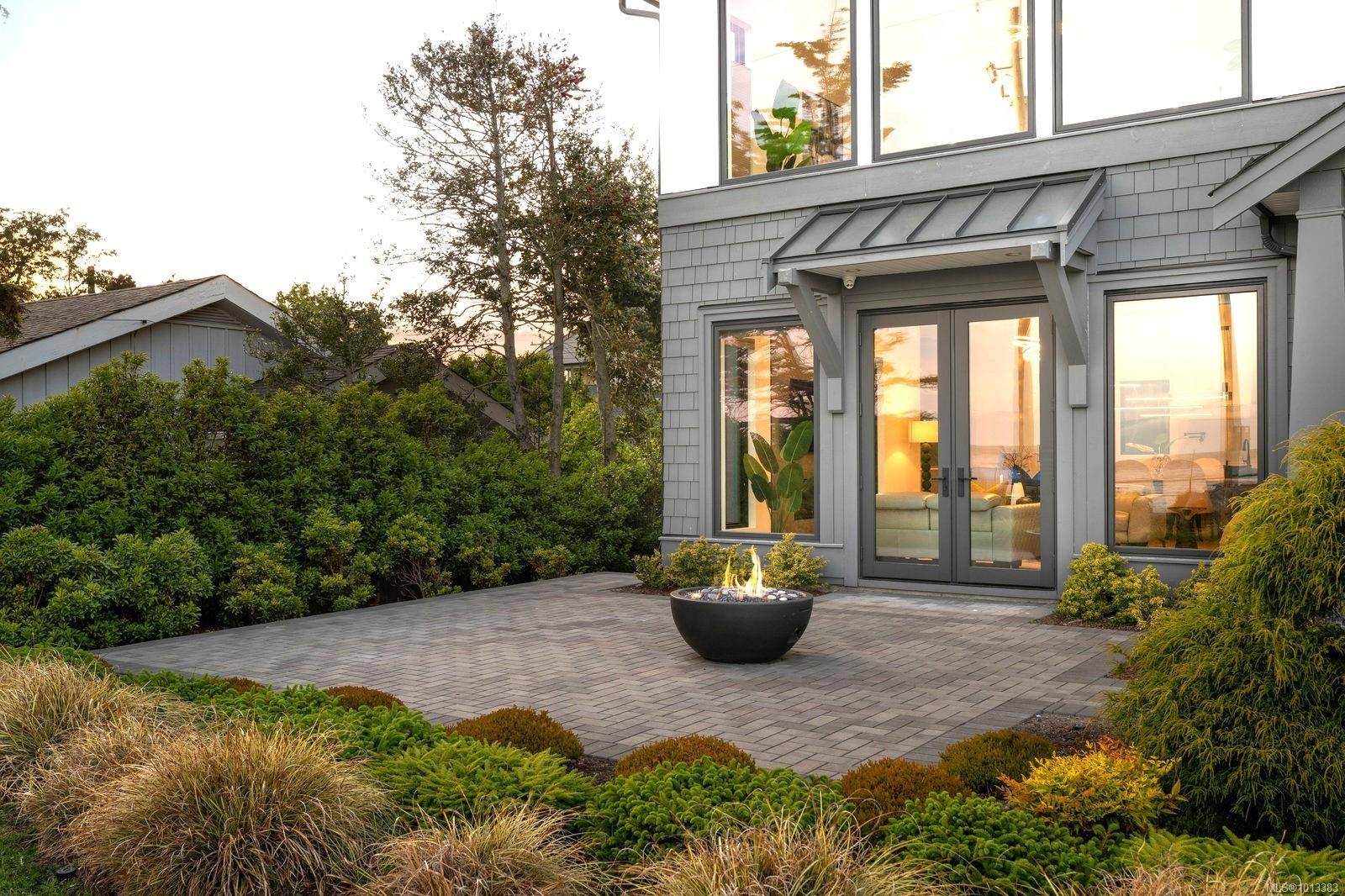 Oak Bay, BC V8S 2M4,418 Beach Dr