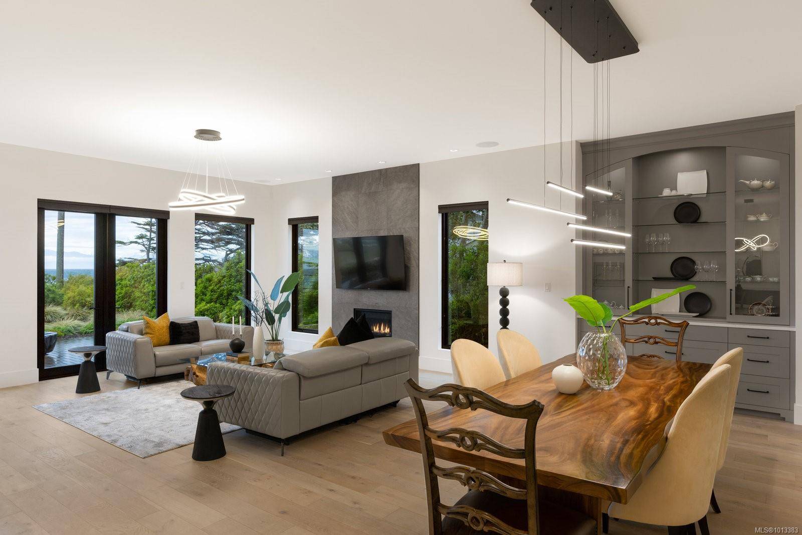 Oak Bay, BC V8S 2M4,418 Beach Dr