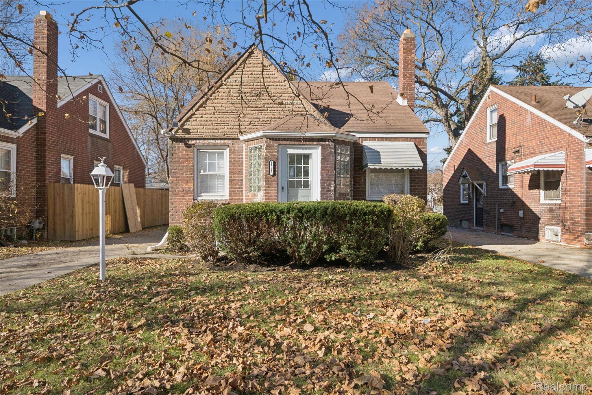 Detroit, MI 48224,11285 Lakepointe ST