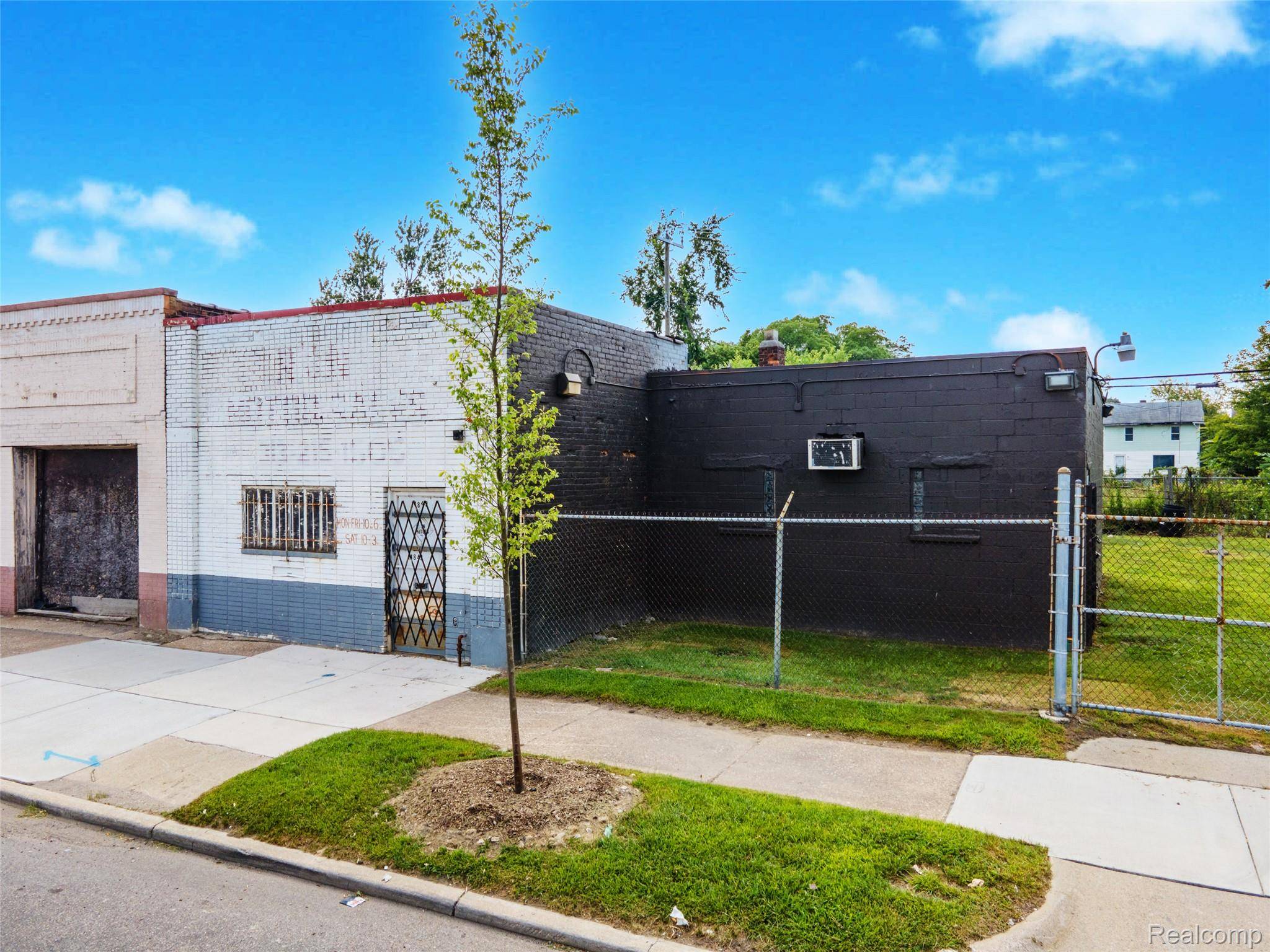 Detroit, MI 48238,14849 Livernois AVE