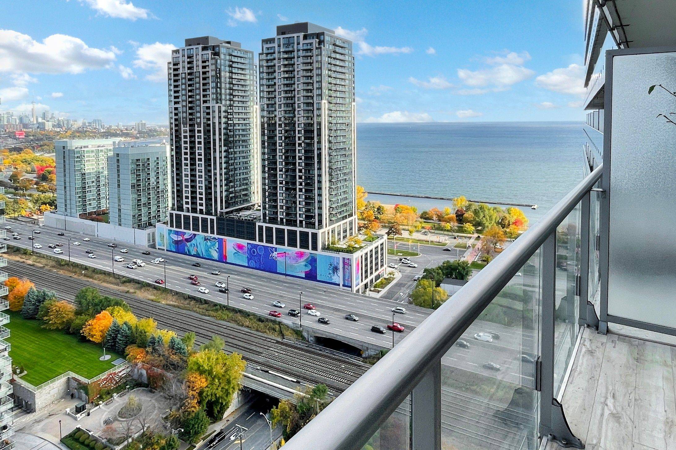 Toronto W01, ON M6S 5B3,103 The Queensway AVE #2512