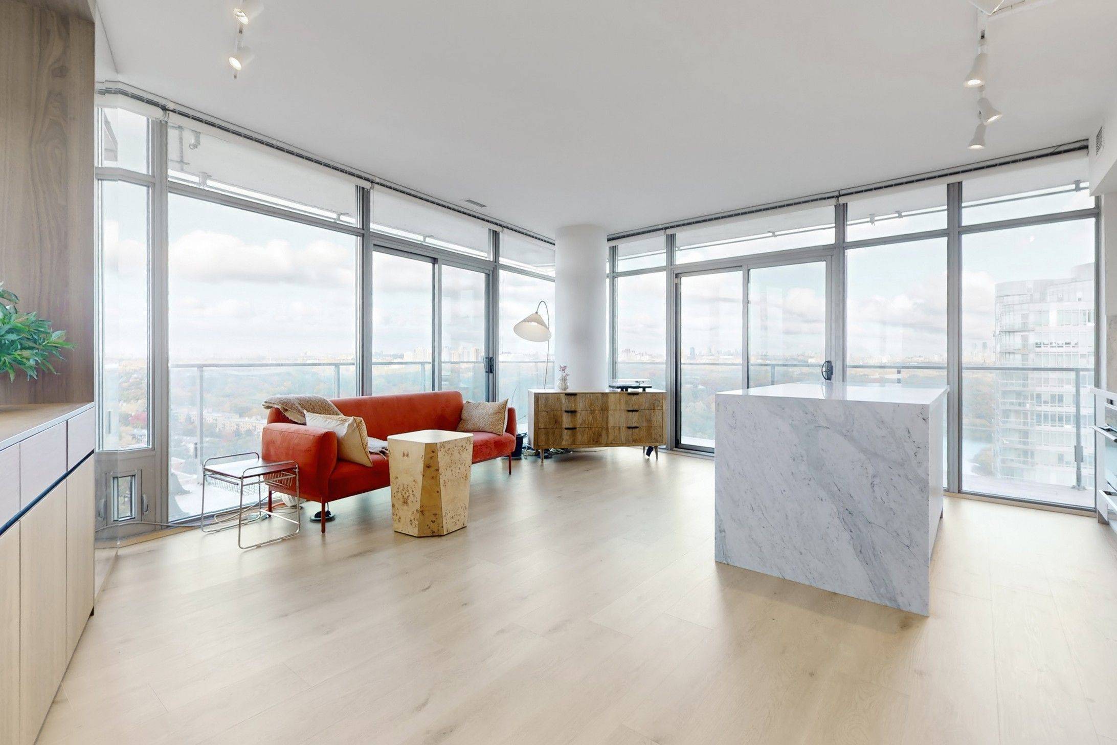 Toronto W01, ON M6S 5B3,103 The Queensway AVE #2512