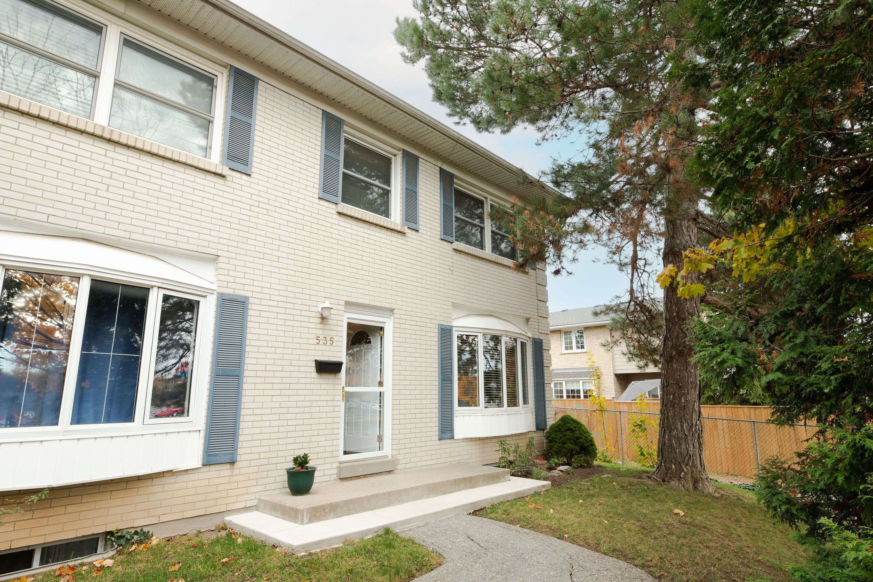 London North, ON N6G 2C5,535 Gainsborough RD #535