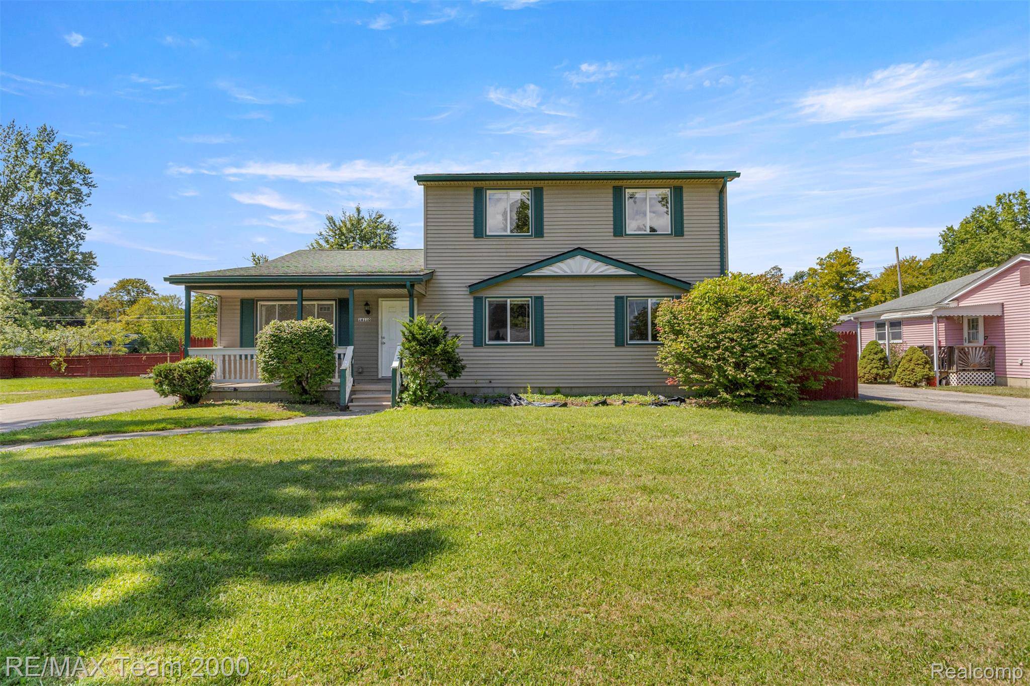 Romulus, MI 48174,16110 Farnum ST