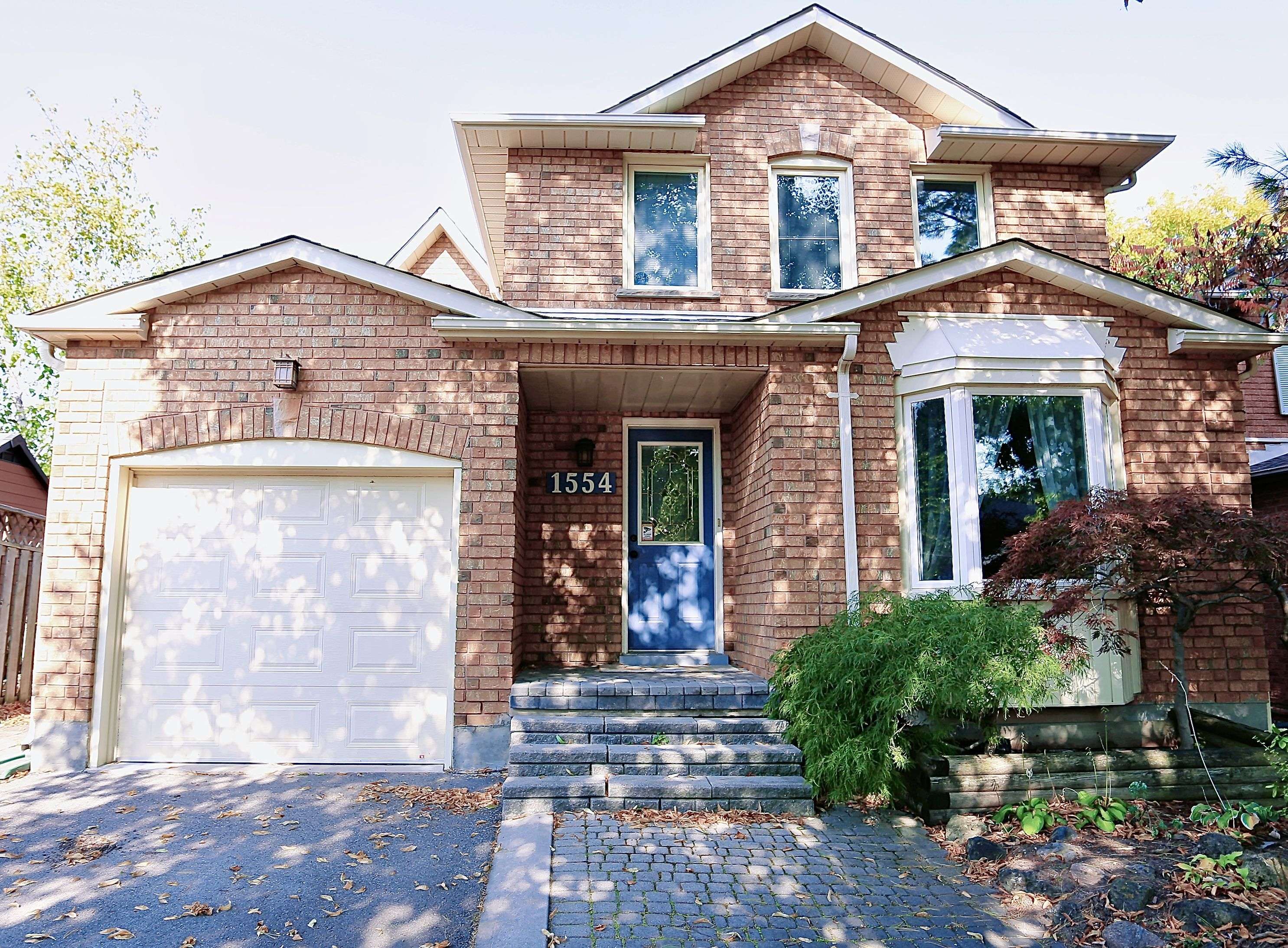 Oakville, ON L6M 2Z6,1554 Parish LN