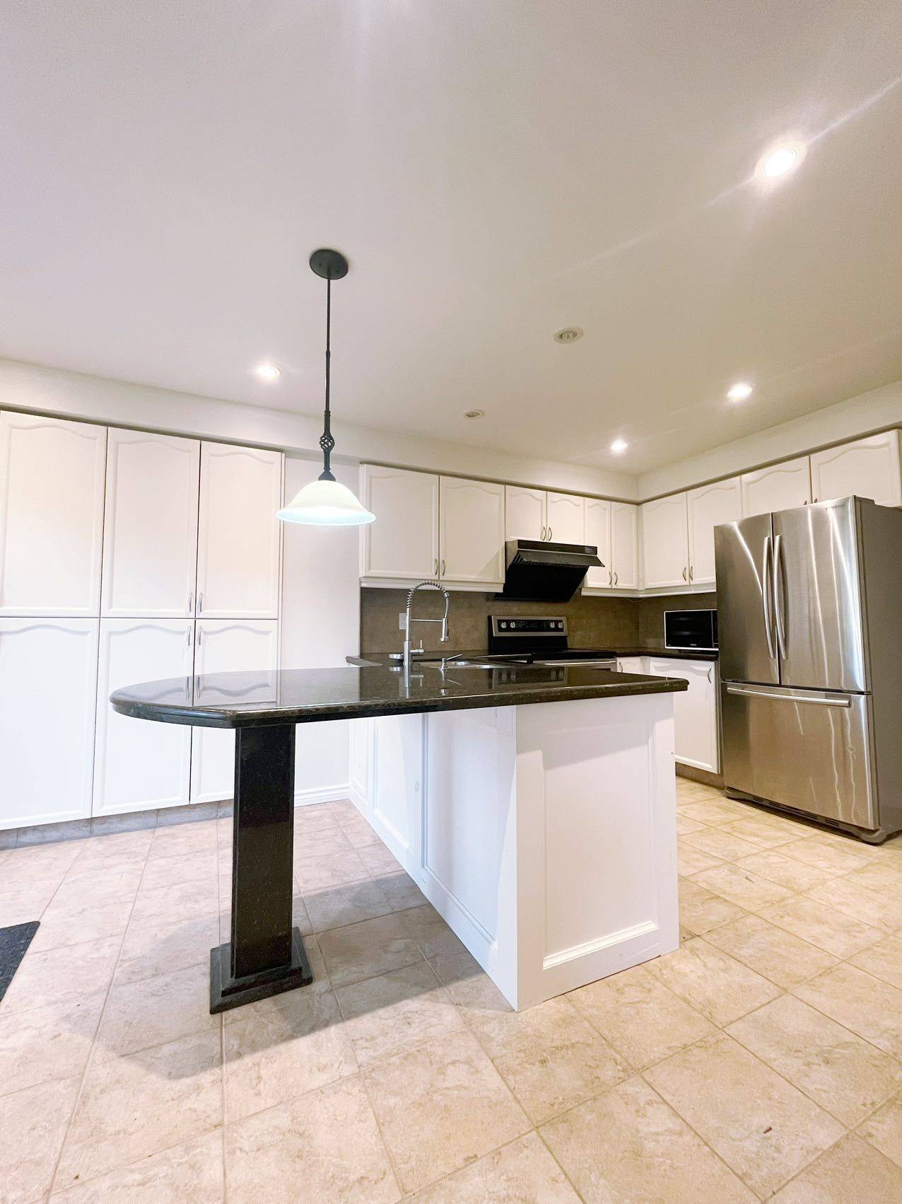 Oakville, ON L6M 2Z6,1554 Parish LN