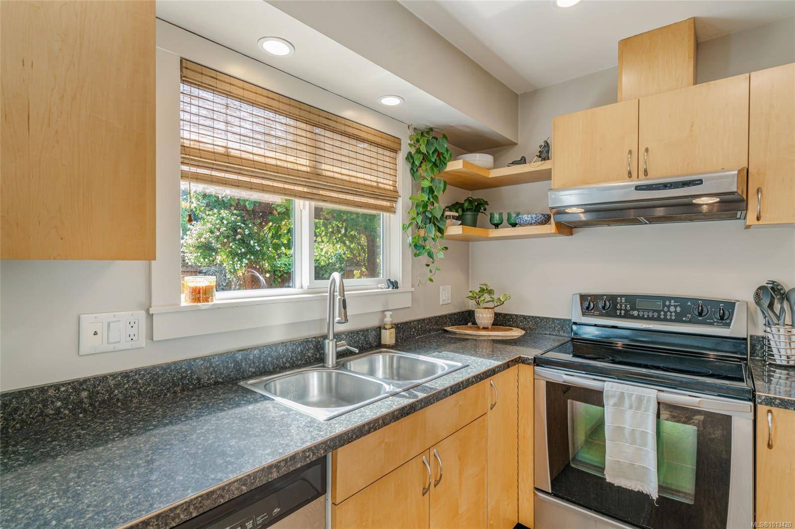 Nanaimo, BC V9T 2T9,3993 Uplands Dr