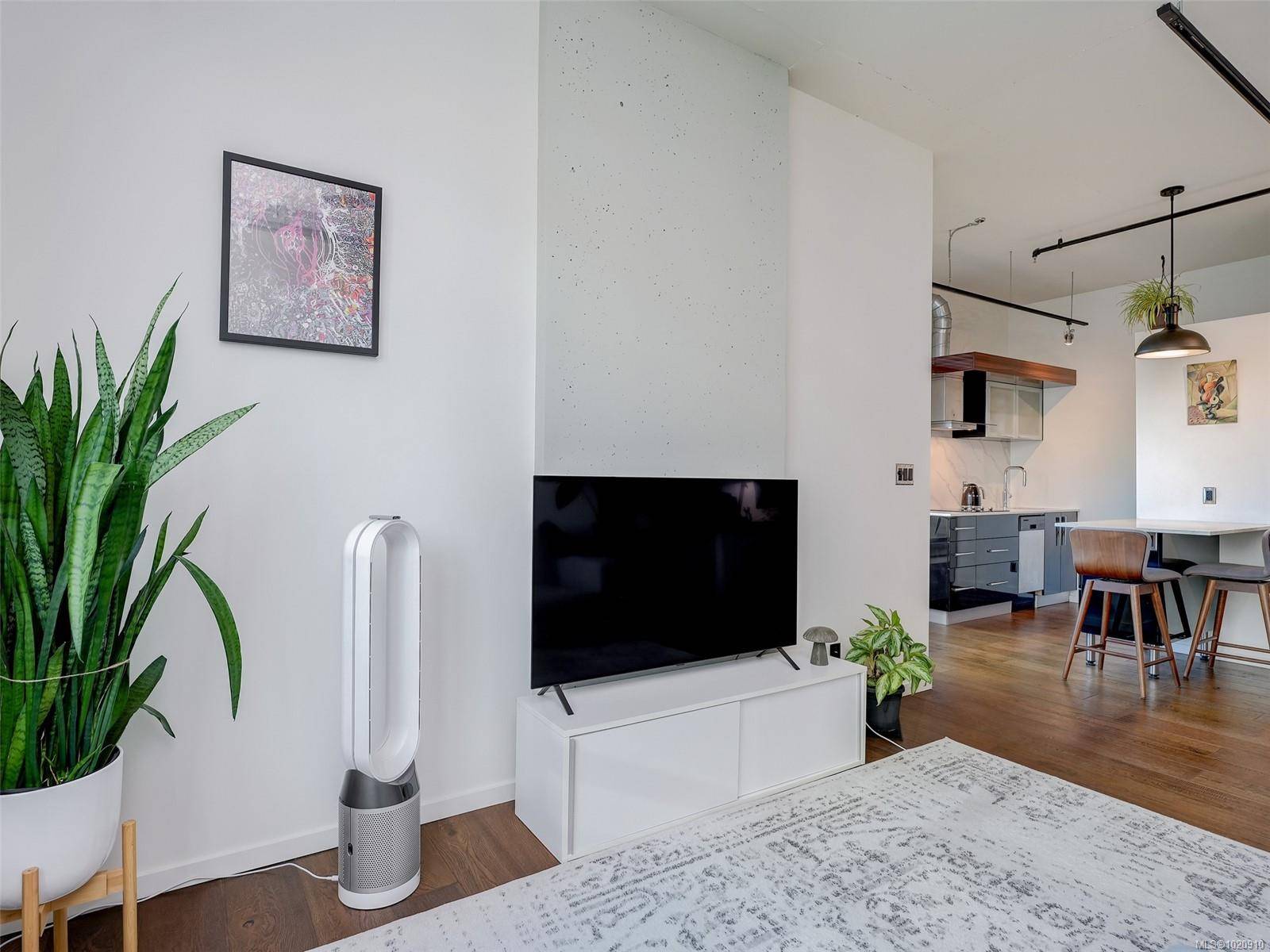 Victoria, BC V8V 0C9,1029 View St #501