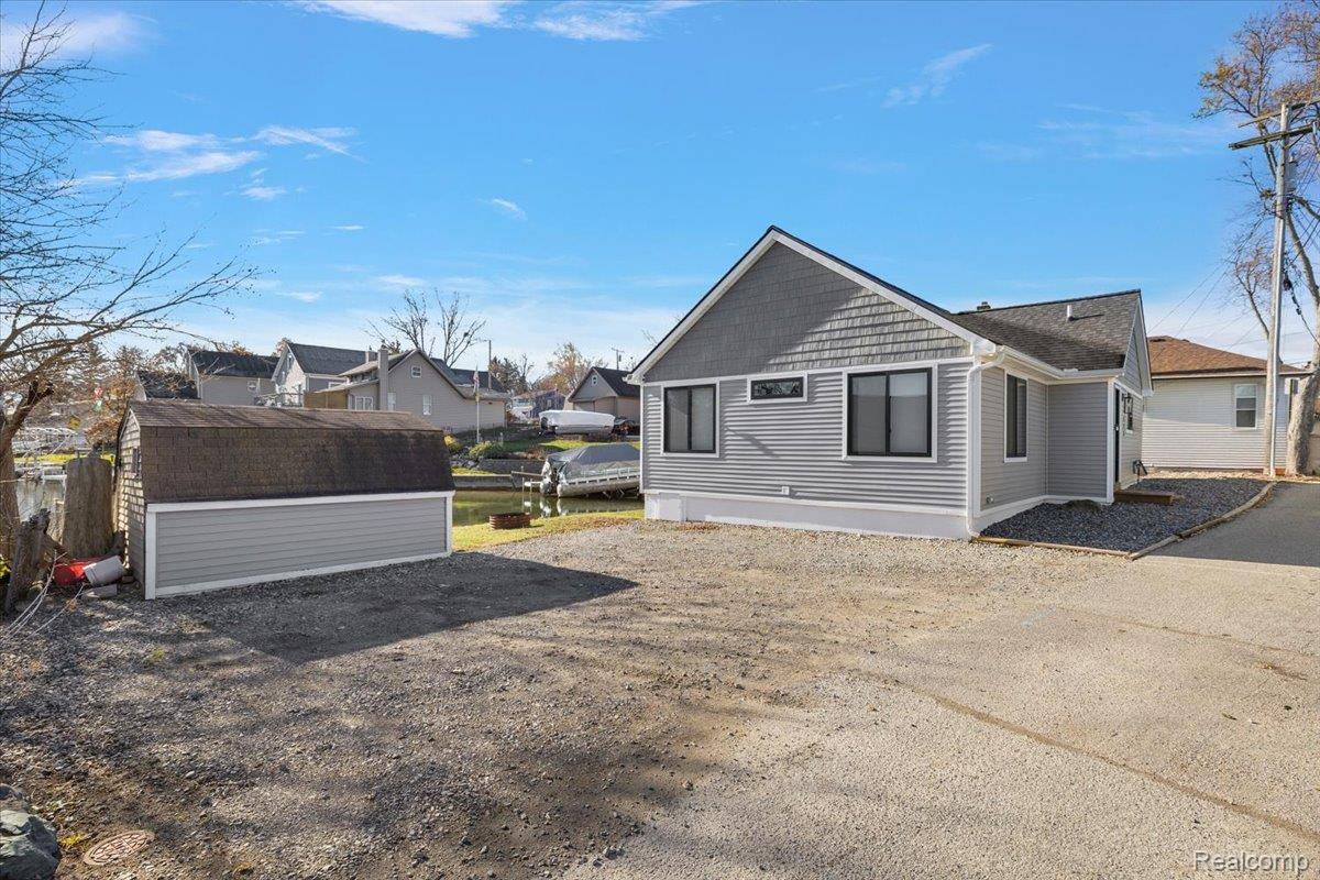 Lake Orion, MI 48362,223 Lookout LN