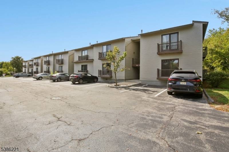 Glen Gardner Boro, NJ 08826,915 Spruce Hills Dr