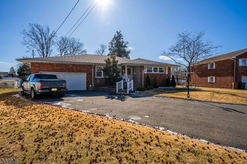 Linden City, NJ 07036,1015 Georgian Dr