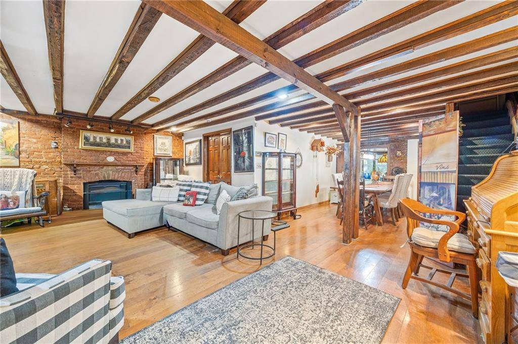 Brooklyn, NY 11231,32 Douglass ST