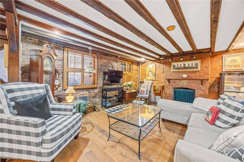 Brooklyn, NY 11231,32 Douglass ST