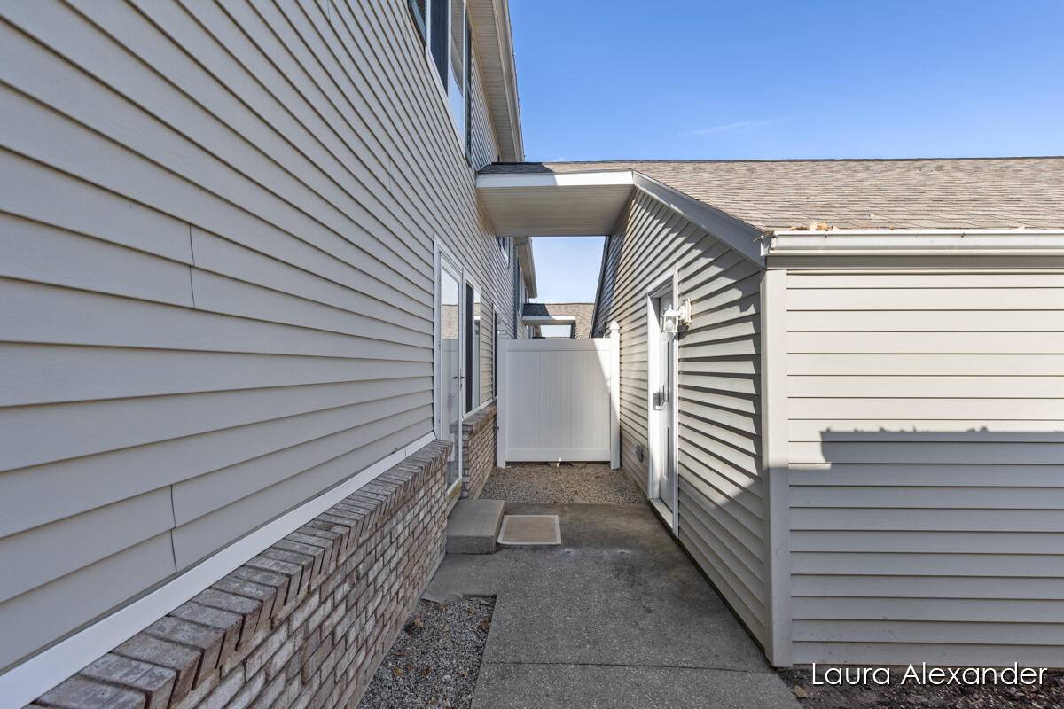 Rockford, MI 49341,8525 Courtland DR NE