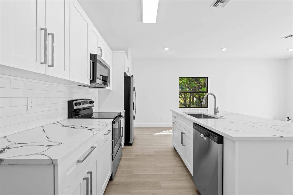 Fort Lauderdale, FL 33311,2810 NW 7th Street