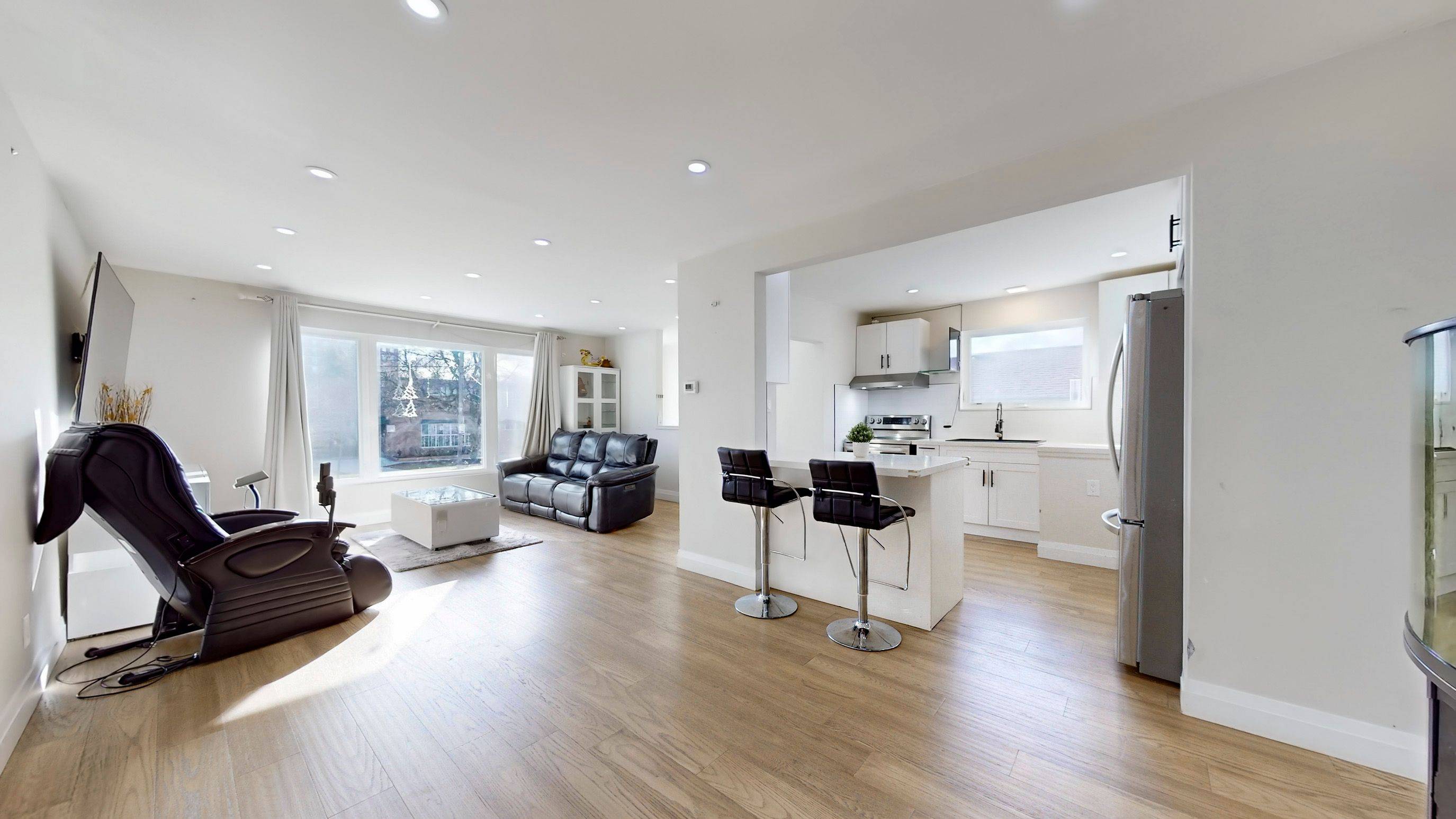 Toronto W05, ON M3N 1L8,98 Topcliff AVE