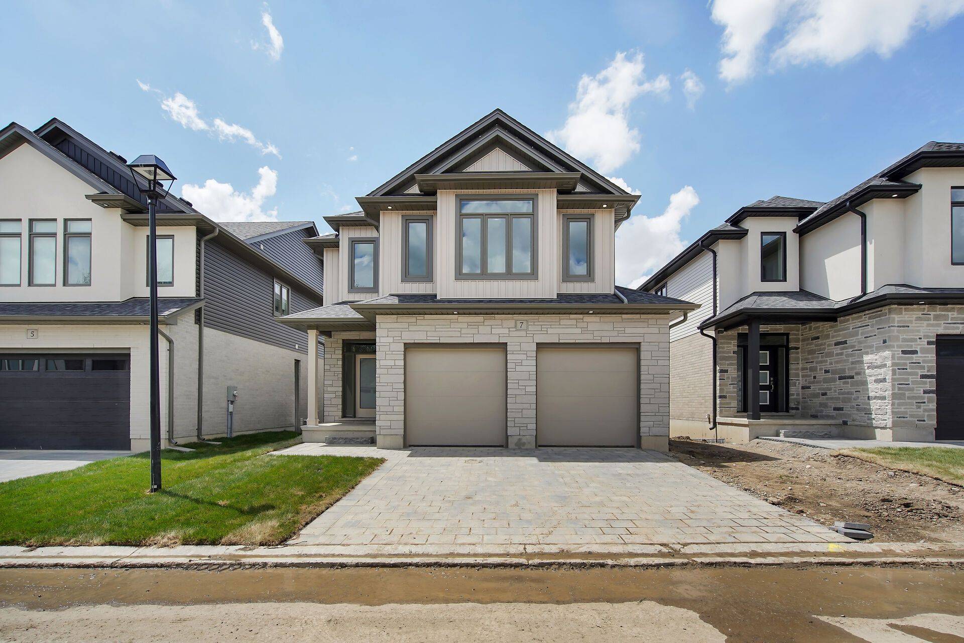 Lucan Biddulph, ON N0M 1V0,7966 Fallon DR #17