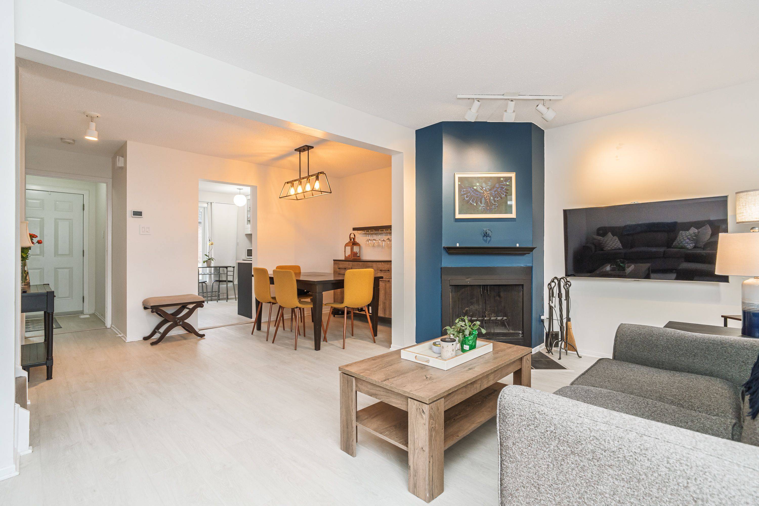 Hunt Club - Windsor Park Village And Area, ON K1V 9X5,3333 Mccarthy RD #25