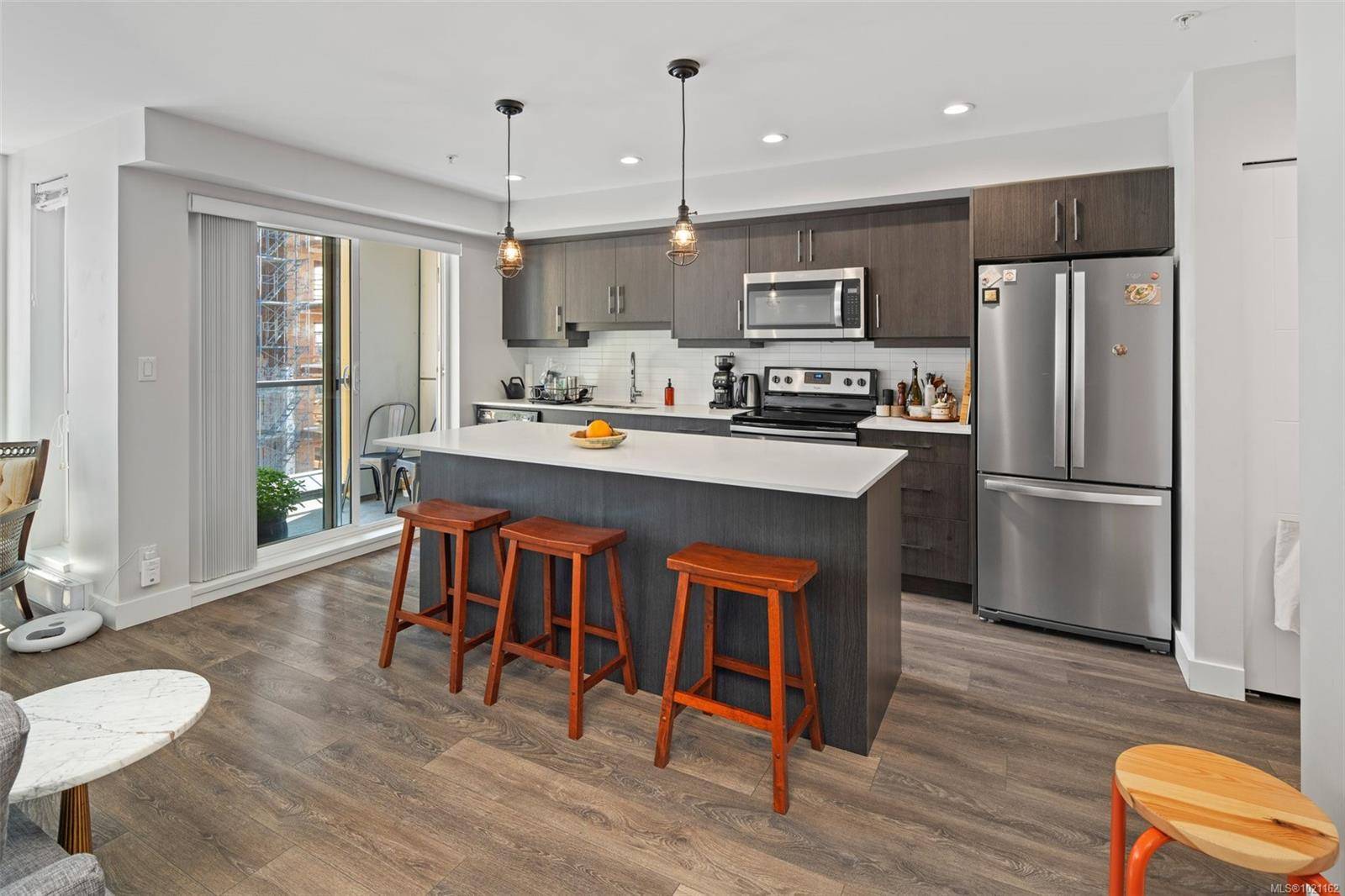 Esquimalt, BC V9A 3M4,826 Esquimalt Rd #403