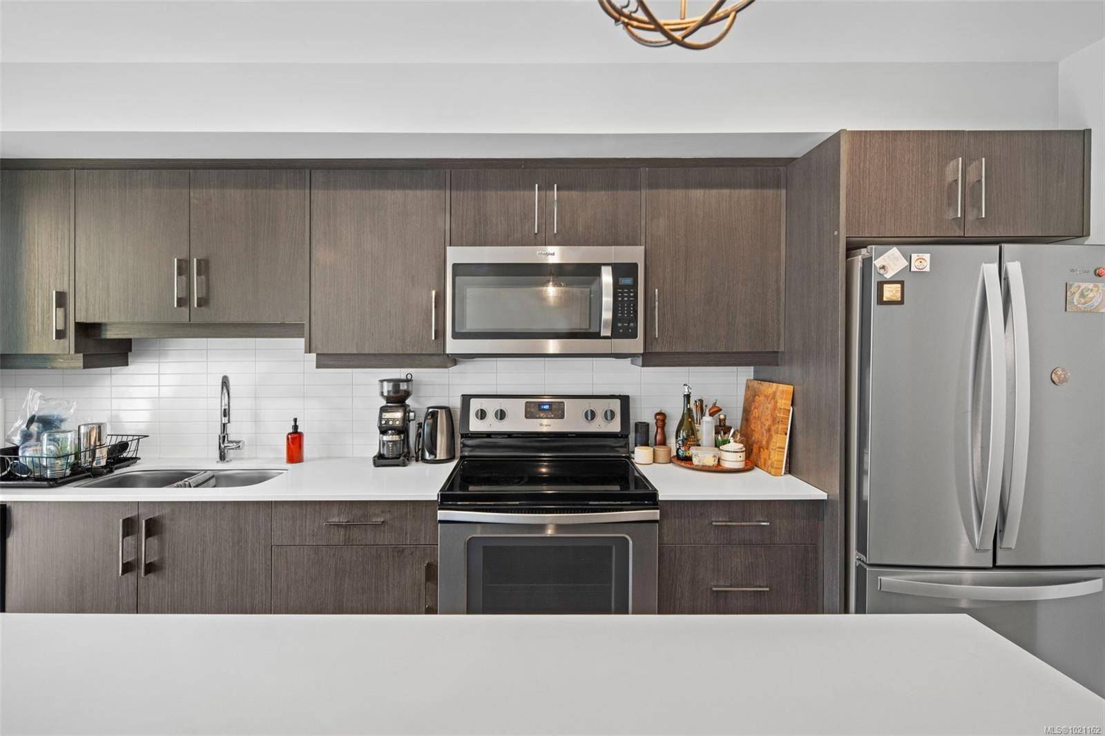 Esquimalt, BC V9A 3M4,826 Esquimalt Rd #403