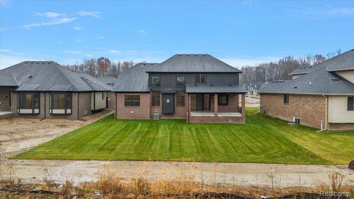 Macomb, MI 48042,24021 Sawgrass DR