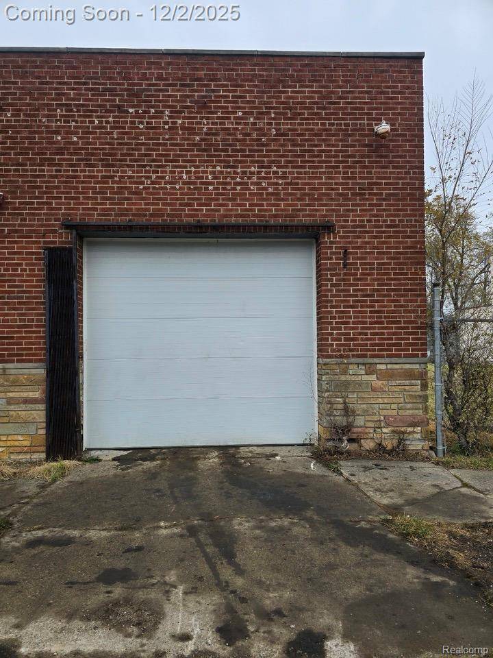 Detroit, MI 48227,11392 Greenfield RD