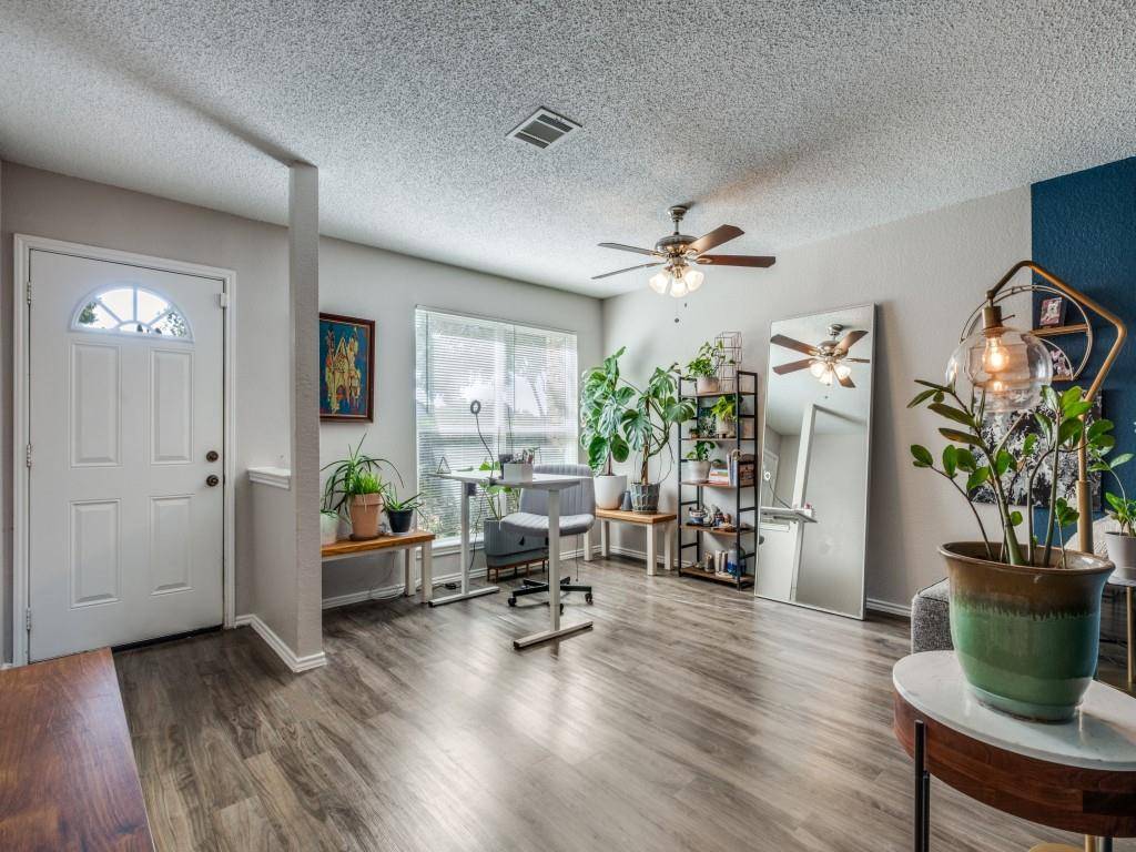 Dallas, TX 75227,5723 Russcrest Drive