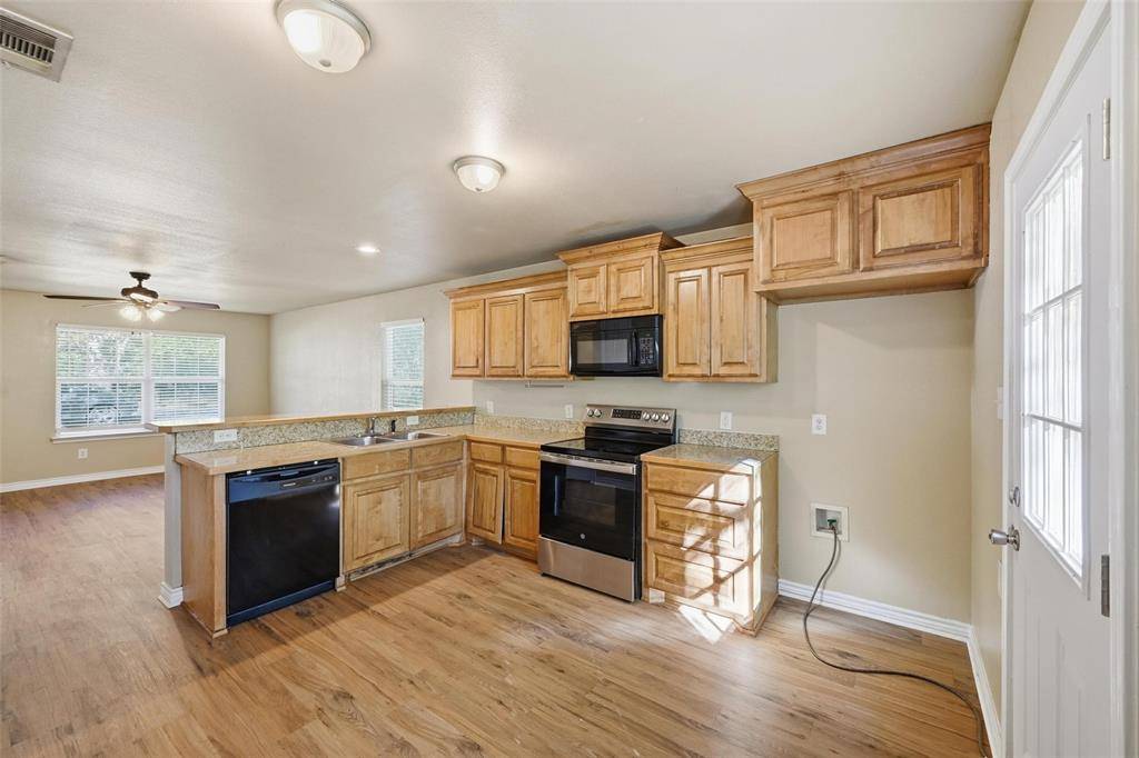 Denison, TX 75020,728 W Walker Street