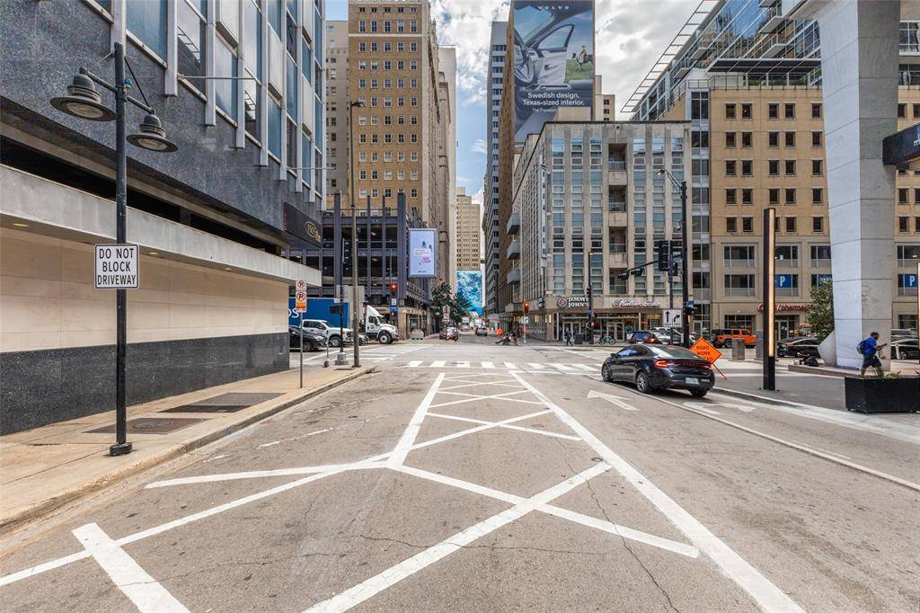 Dallas, TX 75201,1505 Elm Street #303